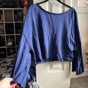 Free people (we the free) casual navy blue top size small!